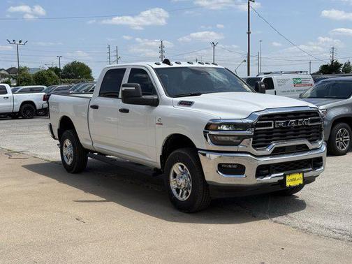 2025 RAM 2500 Tradesman Crew Cab 4x4 6'4' Box