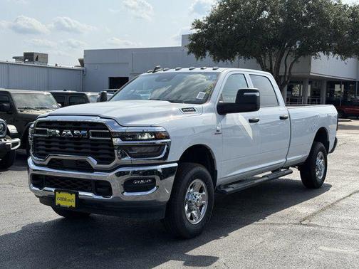 2025 RAM 2500 Tradesman Crew Cab 4x4 8' Box