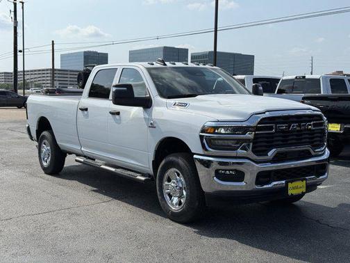 2025 RAM 2500 Tradesman Crew Cab 4x4 8' Box