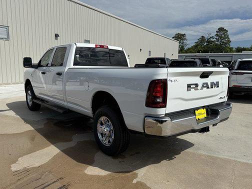 2025 RAM 3500 Tradesman Crew Cab 4x4 8' Box