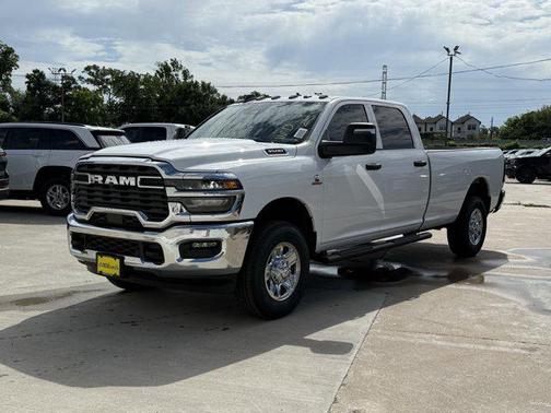 2025 RAM 3500 Tradesman Crew Cab 4x4 8' Box
