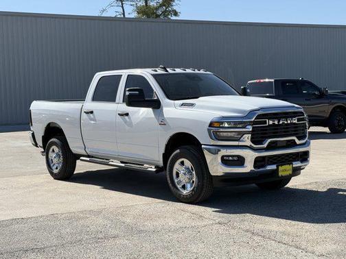 2025 RAM 2500 Tradesman Crew Cab 4x4 6'4' Box