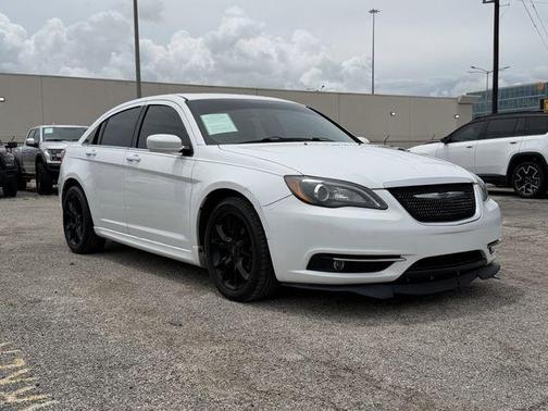 Bright White Clearcoat 2014 Chrysler 200 Limited