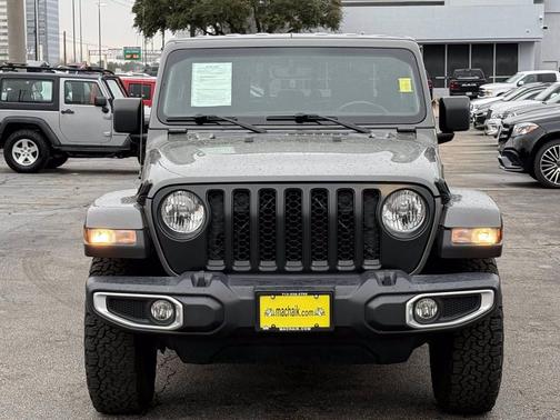Sting-Gray Clearcoat 2021 Jeep Gladiator Sport