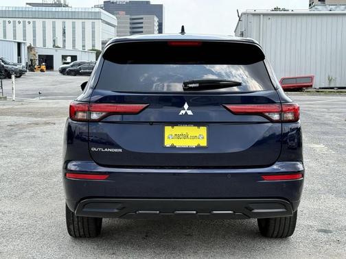 2022 Mitsubishi Outlander SE