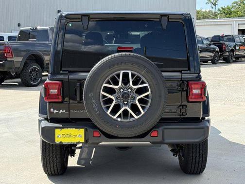 2025 Jeep Wrangler 4-Door Sahara 4x4