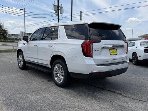 White Frost Tricoat 2021 GMC Yukon SLT