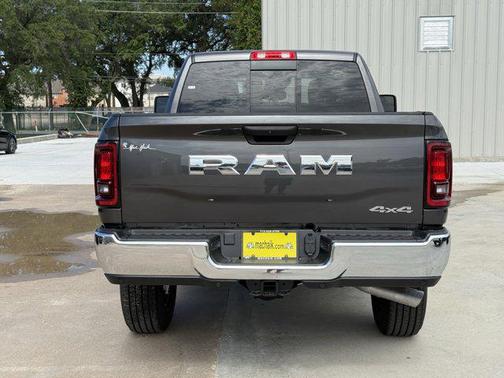 2025 RAM 2500 Tradesman Crew Cab 4x4 6'4' Box