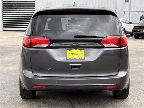 2020 Chrysler Pacifica Touring