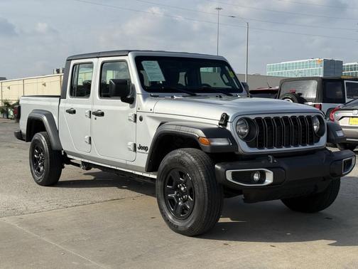 2024 Jeep Gladiator Sport