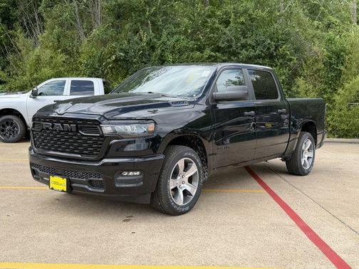 Diamond Black Crystal Pearlcoat 2026 RAM 1500 Express