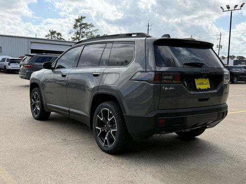 2026 Jeep Cherokee Overland