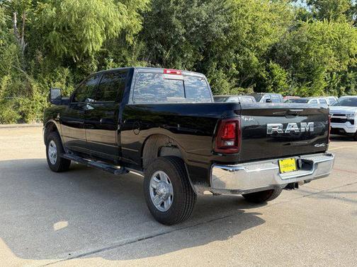 2025 RAM 2500 Tradesman Crew Cab 4x4 6'4' Box