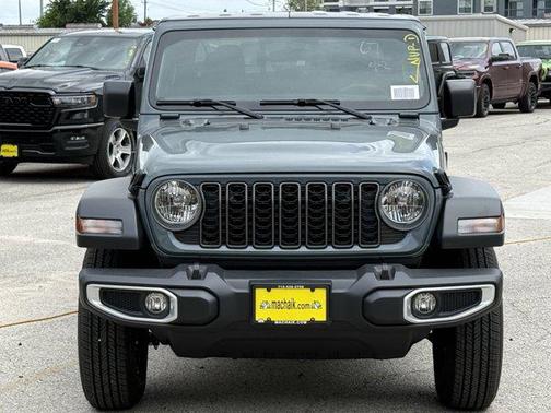 2025 Jeep Gladiator Sport