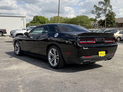 Pitch Black Clearcoat 2022 Dodge Challenger R/T