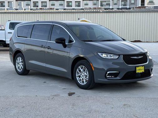 2025 Chrysler Pacifica L