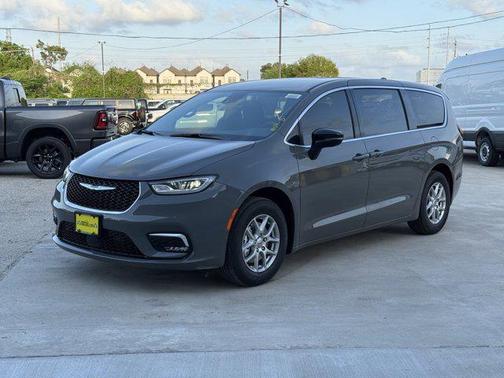 2025 Chrysler Pacifica L