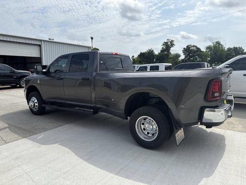 2025 RAM 3500 Tradesman Crew Cab 4x4 8' Box