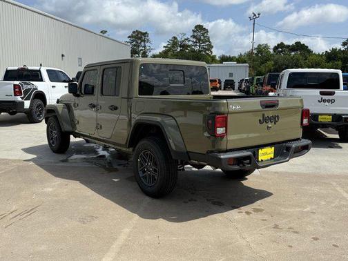 2025 Jeep Gladiator Sport S