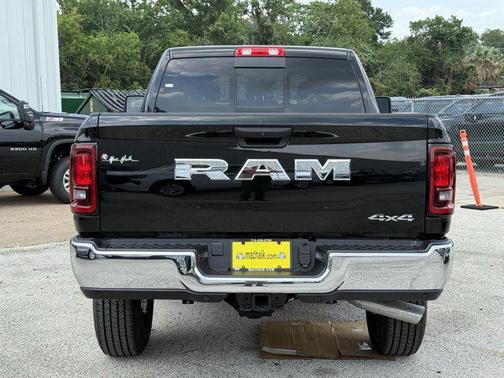 2025 RAM 2500 Tradesman Crew Cab 4x4 6'4' Box