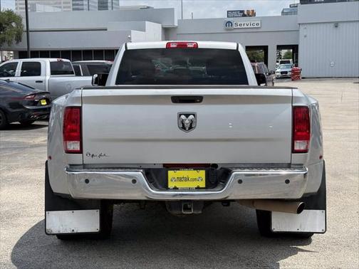 2017 RAM 3500 Tradesman Crew Cab 4x2 8' Box