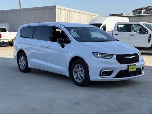 2025 Chrysler Pacifica L