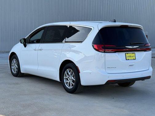 2025 Chrysler Pacifica L