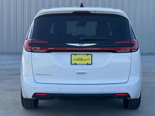 2025 Chrysler Pacifica L