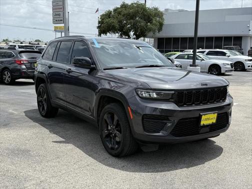 2023 Jeep Grand Cherokee Altitude