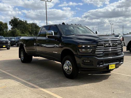 2026 RAM 3500 Laramie Crew Cab 4x4 8' Box