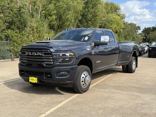 2026 RAM 3500 Laramie Crew Cab 4x4 8' Box