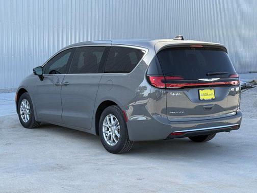 2025 Chrysler Pacifica L
