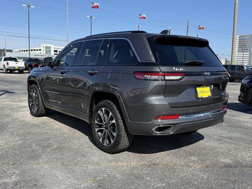 2022 Jeep Grand Cherokee Overland