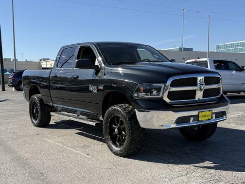 2019 RAM 1500 SLT