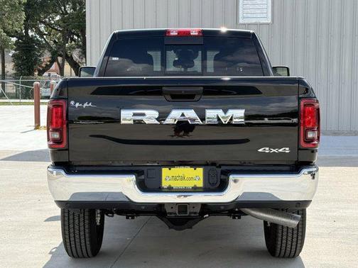 2025 RAM 2500 Tradesman Crew Cab 4x4 6'4' Box