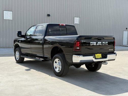 2025 RAM 2500 Tradesman Crew Cab 4x4 6'4' Box