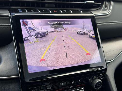 Baltic Gray Metallic Clearcoat 2022 Jeep Grand Cherokee 4xe Overland