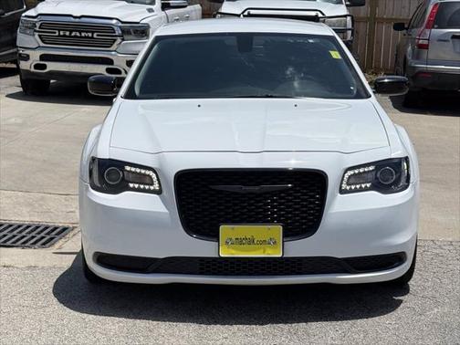 2022 Chrysler 300 Touring