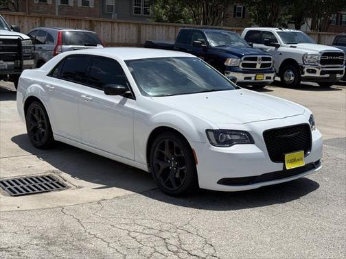 2022 Chrysler 300 Touring
