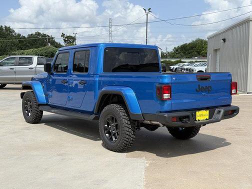 2025 Jeep Gladiator High Tide