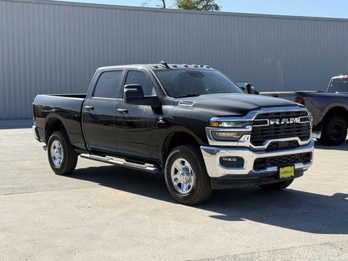2025 RAM 2500 Tradesman Crew Cab 4x4 6'4' Box