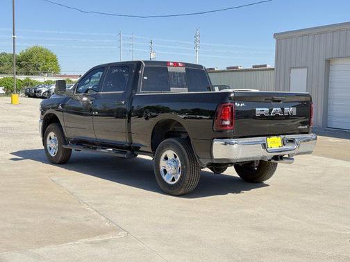 2025 RAM 2500 Tradesman Crew Cab 4x4 6'4' Box