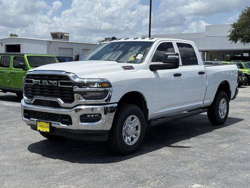 2025 RAM 2500 Tradesman Crew Cab 4x4 6'4' Box