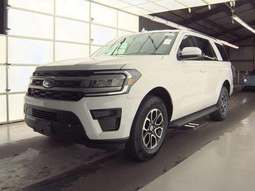 Oxford White 2024 Ford Expedition XLT