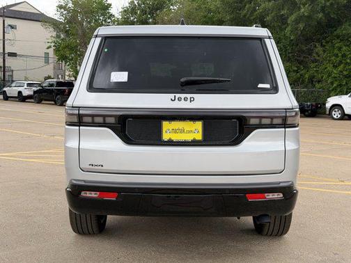 Silver Zynith 2026 Jeep Grand Wagoneer Limited Reserve 4x4
