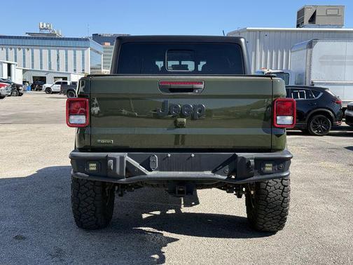 2022 Jeep Gladiator Sport