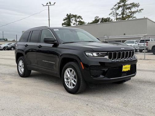 Diamond Black Crystal Pearlcoat 2026 Jeep Grand Cherokee Altitude
