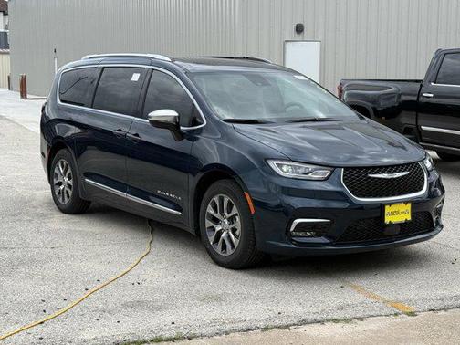 2025 Chrysler Pacifica L