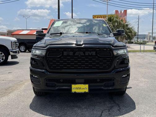 Diamond Black Crystal Pearlcoat 2025 RAM 1500 Big Horn/Lone Star