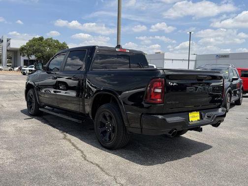 Diamond Black Crystal Pearlcoat 2025 RAM 1500 Big Horn/Lone Star